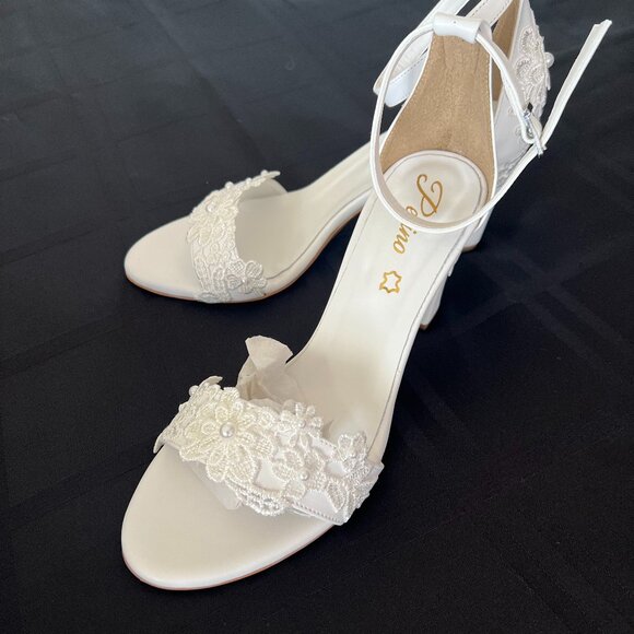 Gorgeous Bridal Shoes did not fit me. - Picture 1 of 6